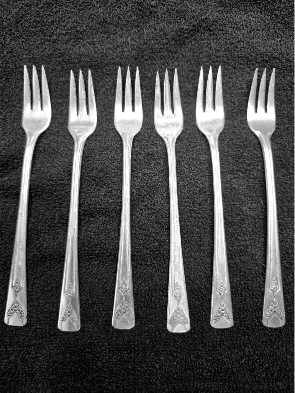 Vintage Set of 6 Gailstyn Rosebud Silver Plate Dessert Forks Flower Design 6"